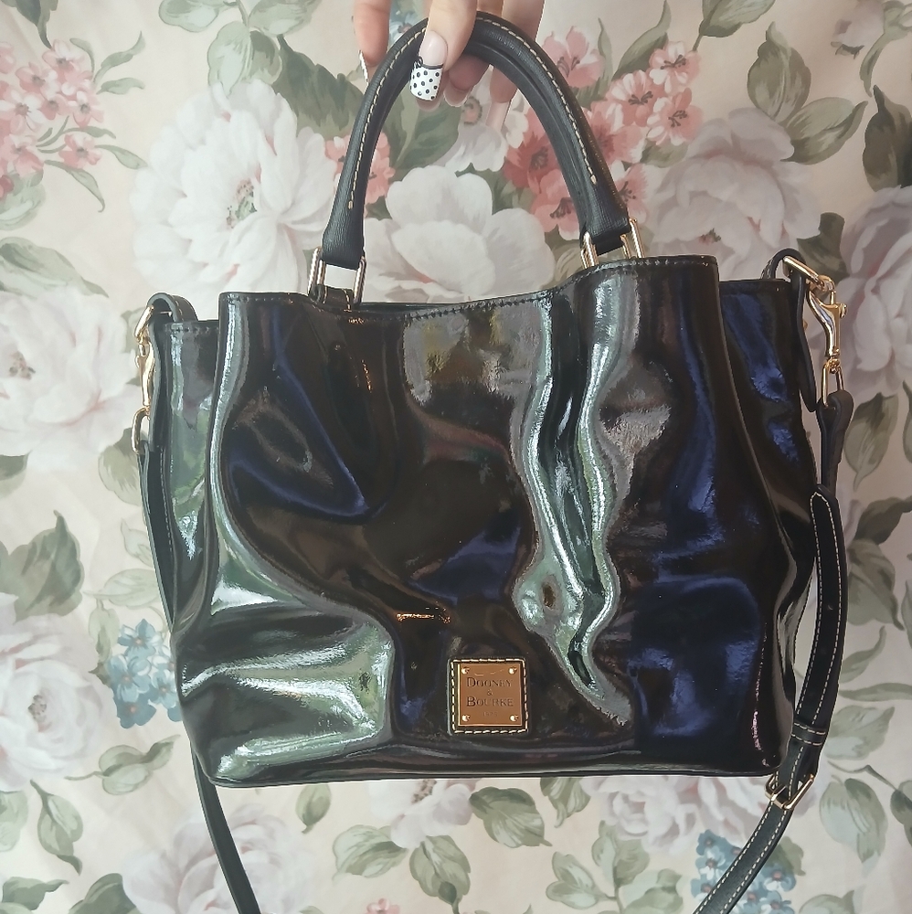 Dooney & Bourke Crossbody Or Hand Bag - Black